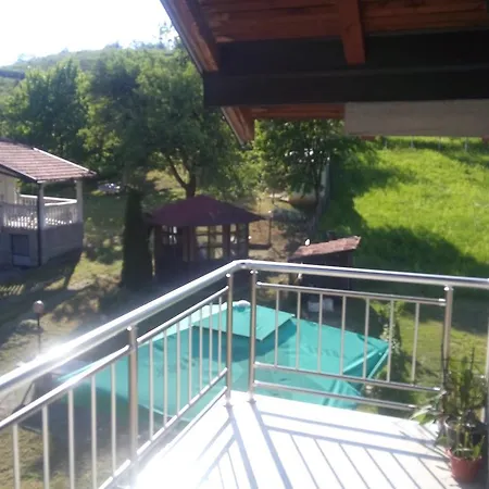 Holiday Patar Vikendica *